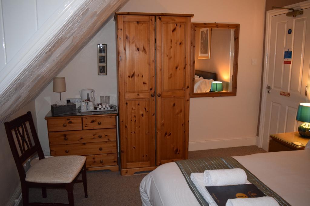 St Aubyn'S Guest House 브리지워터 외부 사진